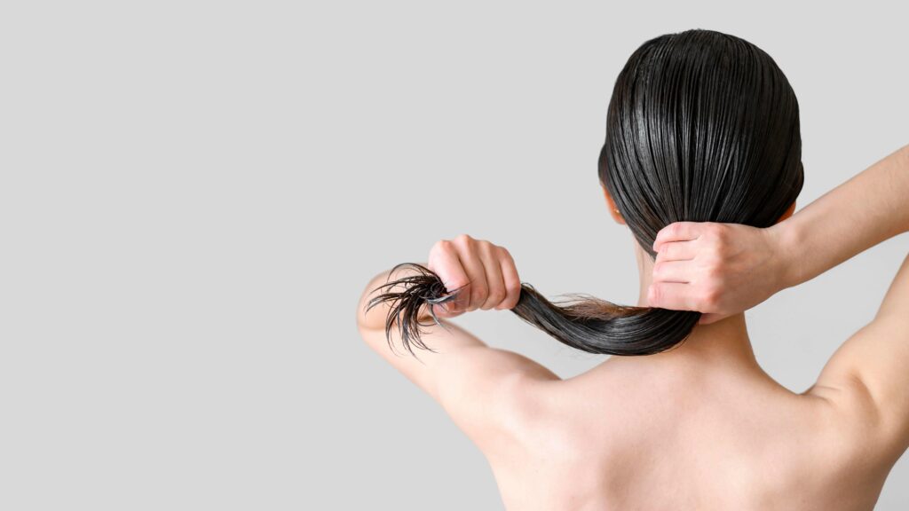 hábitos para ayudar a cuidar el pelo después del tinte