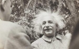 Síndrome del pelo indomable en Albert Einstein